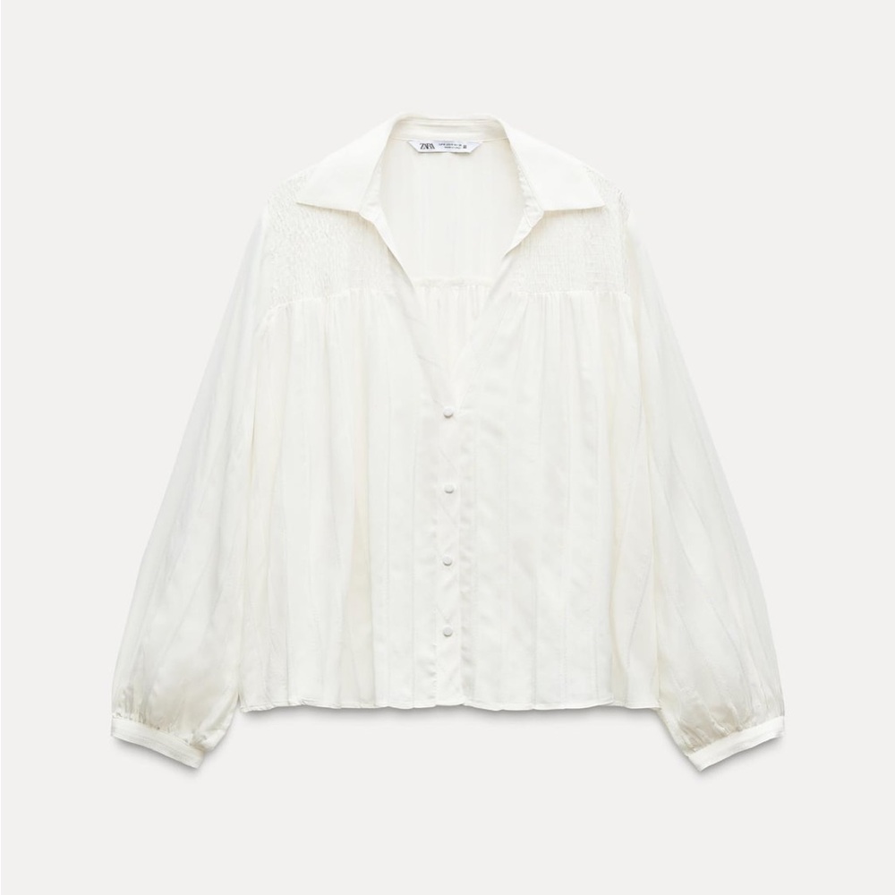 NWT Flowy white shirt with sparkly stripes
Size S
Brand Zara
